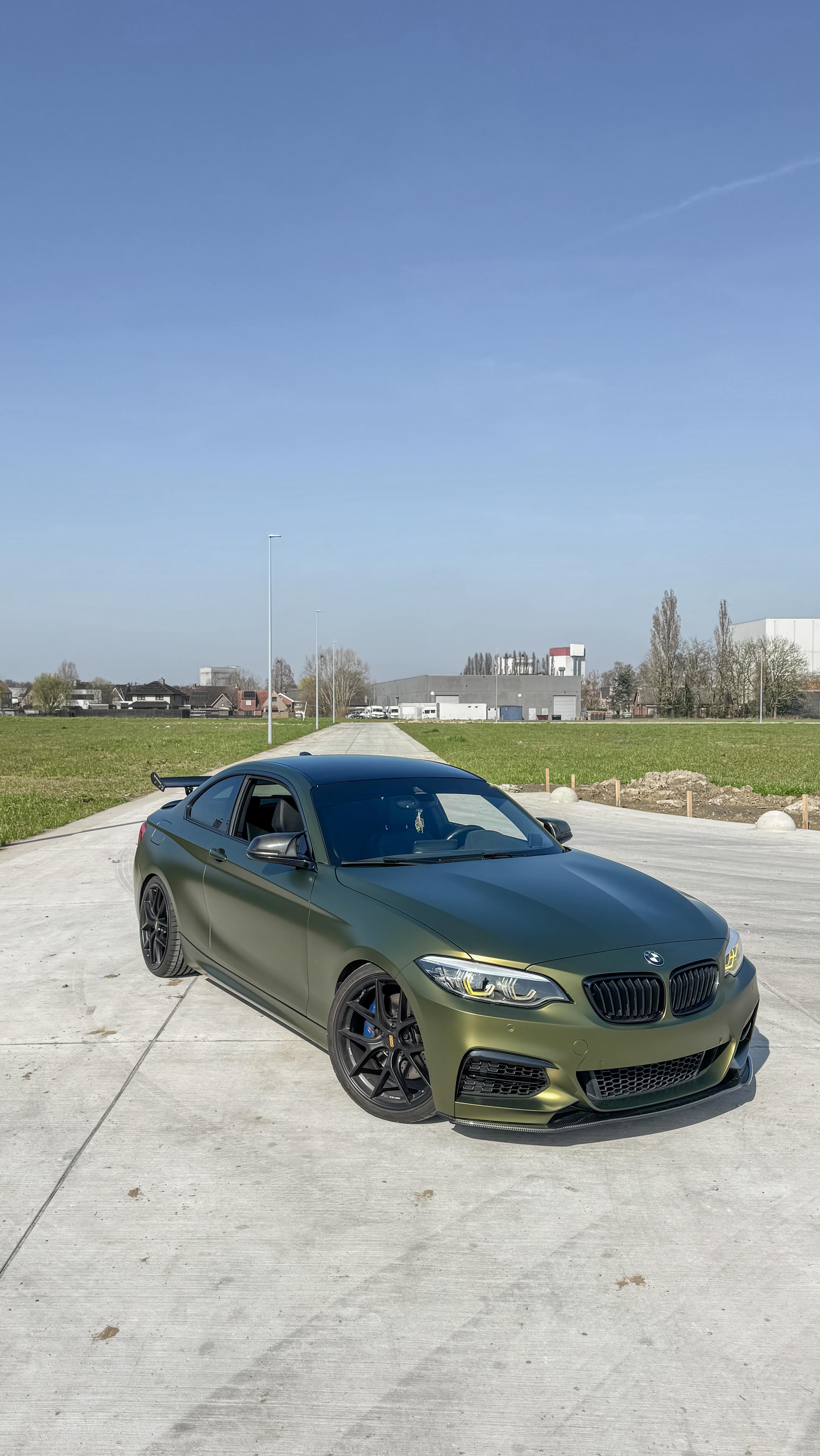 A color to fit the sound 🎼
—
BMW M240i wrapped in @arlongraphics_emeai Satin Viper Green Metall